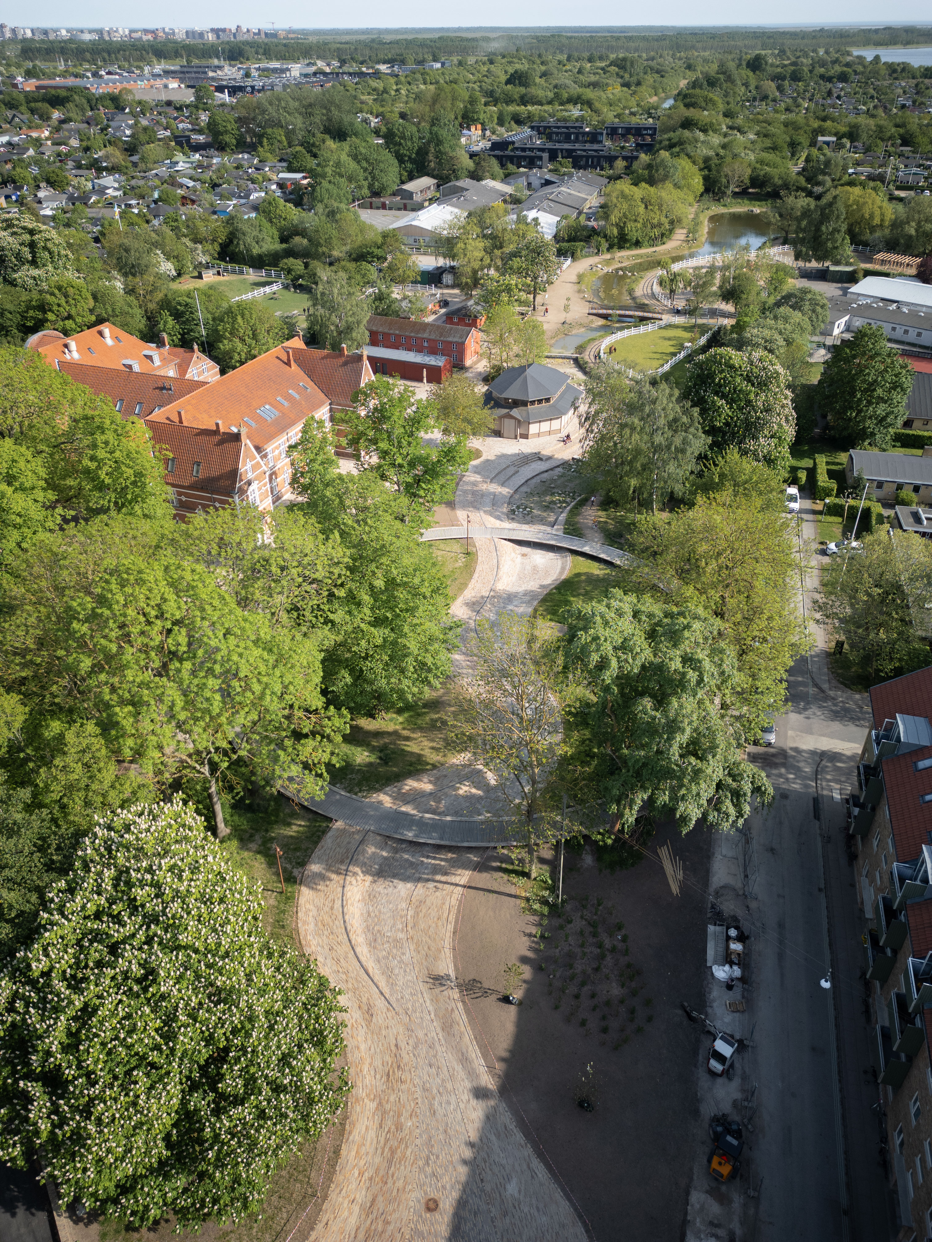 Regenwassermanagement mit Pflasterklinker: Wenn Außenräume Teil der Schwammstadt werden